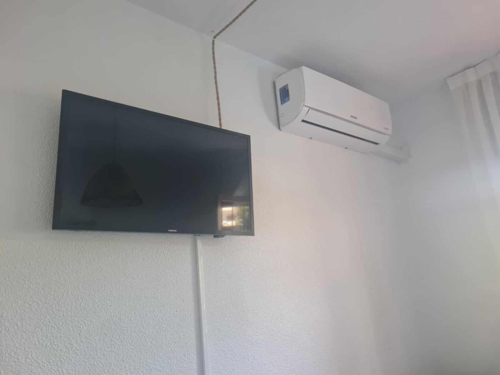 Nice And Cozy Flat With Pool Next To The Beach 阿尔比尔 外观 照片
