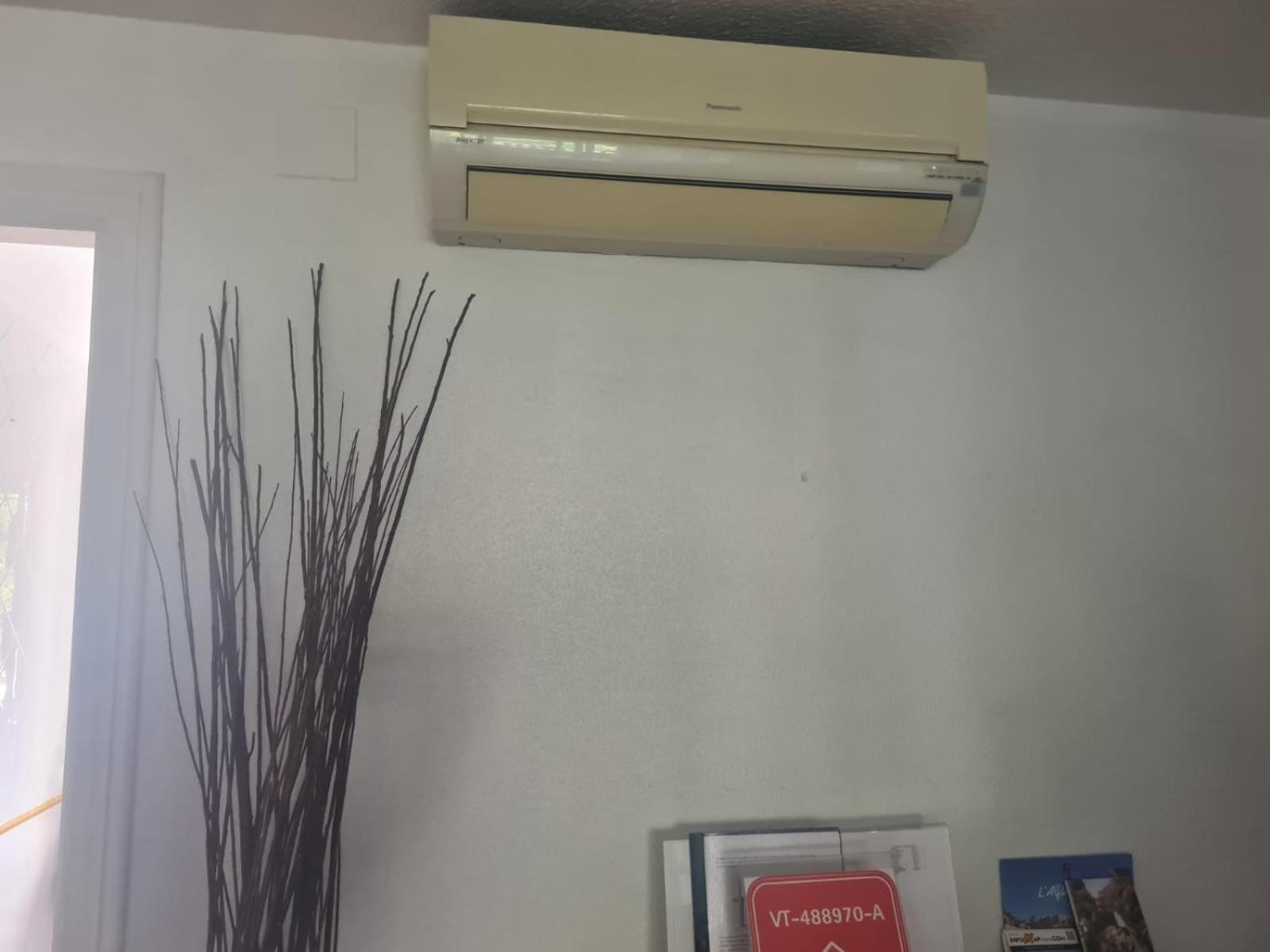 Nice And Cozy Flat With Pool Next To The Beach 阿尔比尔 外观 照片